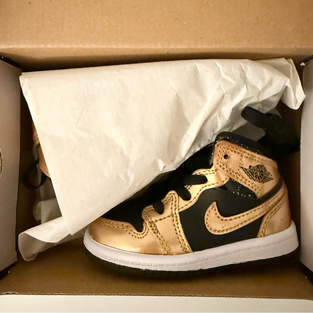 Size 5C Nike Air Jordan 1 Mid SE Black/Metallic Gold TD (DR6969 071) NEW